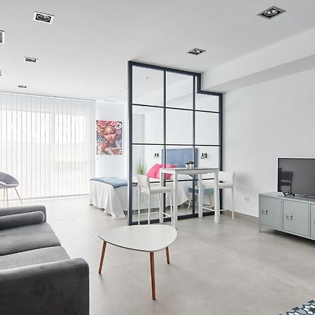9 Nidos Centrica Suites - Nuevo Пласенсия Экстерьер фото