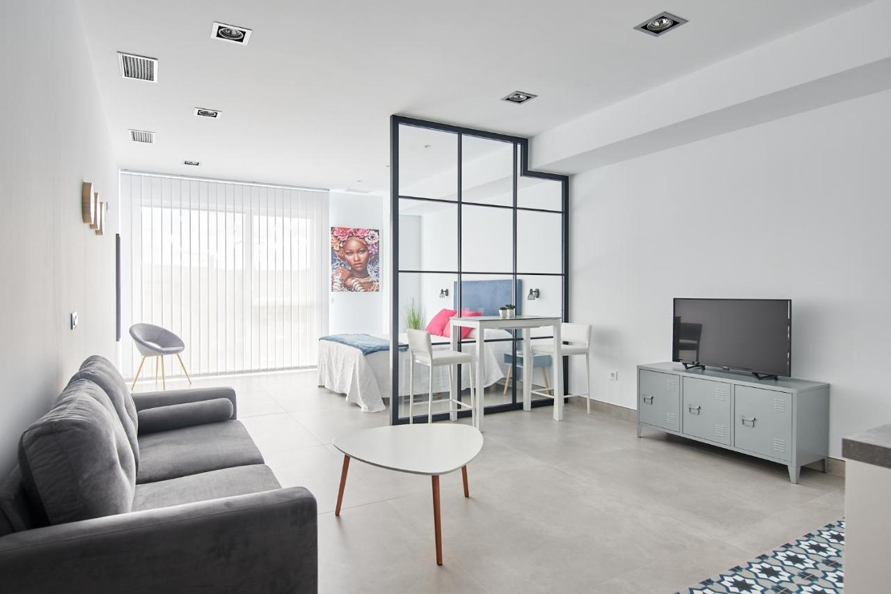 9 Nidos Centrica Suites - Nuevo Пласенсия Экстерьер фото