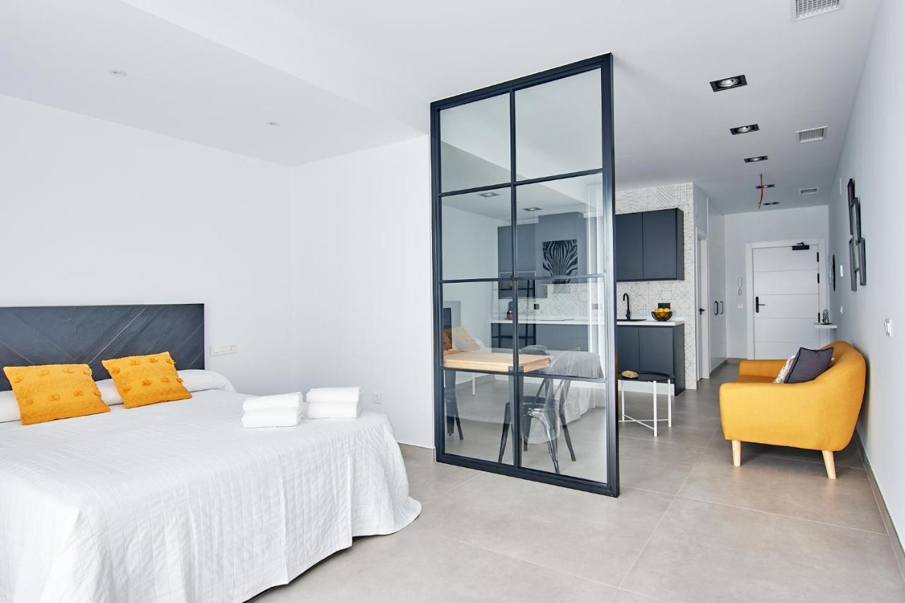 9 Nidos Centrica Suites - Nuevo Пласенсия Экстерьер фото